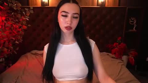 Snapshot of wildkittenx_ chatting on November 18, 2025, 6:40 am Alena online show from November 18, 2025, 6:40 am