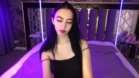 Snapshot of wildkittenx_ chatting on December 1, 2025, 6:40 am Alena online show from December 1, 2025, 6:40 am