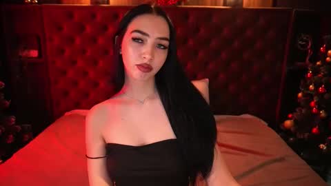 Snapshot of wildkittenx_ chatting on December 23, 2025, 6:44 am Alena online show from December 23, 2025, 6:44 am