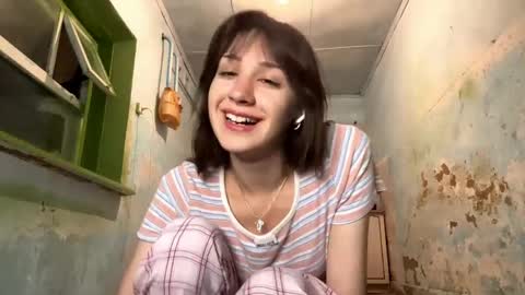 wildpeachh online show from May 4, 2026, 10:55 am