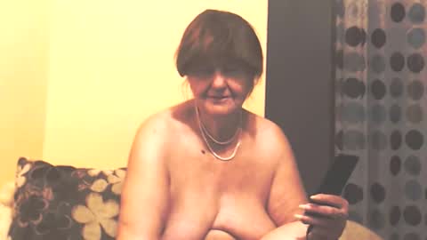 WildRedCat online show from November 17, 2025, 9:31 pm