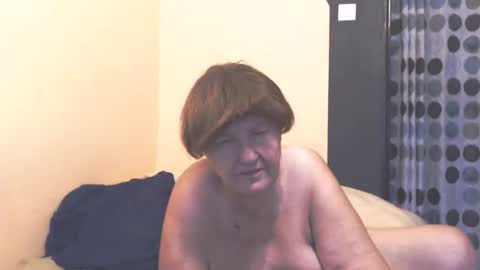 WildRedCat online show from December 22, 2025, 11:40 am