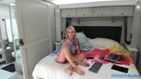 Snapshot of wildwifebarbie chatting on February 7, 2026, 5:27 pm Angelica 49 online show from February 7, 2026, 5:27 pm