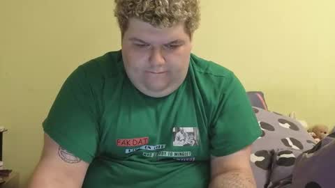 Snapshot of william_incredible chatting on December 1, 2025, 11:32 pm Willy online show from December 1, 2025, 11:32 pm