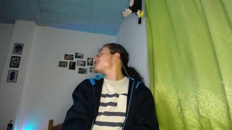 Snapshot of willmonkey chatting on November 26, 2025, 2:23 am willmonkey online show from November 26, 2025, 2:23 am