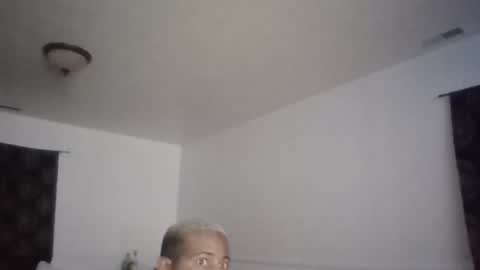 elmejorhombre online show from September 15, 2025, 4:45 am