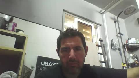 Snapshot of windowpane5 chatting on October 18, 2025, 11:33 am windowpane online show from October 18, 2025, 11:33 am