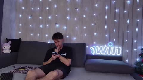 wineandboobs online show from December 30, 2024, 3:35 pm