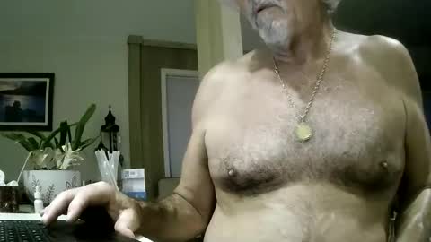 Snapshot of winedog2020 chatting on June 2, 2026, 12:56 am Gundja Man online show from June 2, 2026, 12:56 am