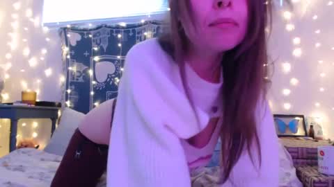 Eevie online show from December 4, 2024, 11:46 pm