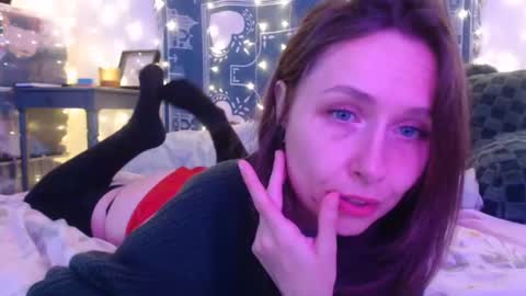 Eevie online show from December 15, 2024, 8:19 am