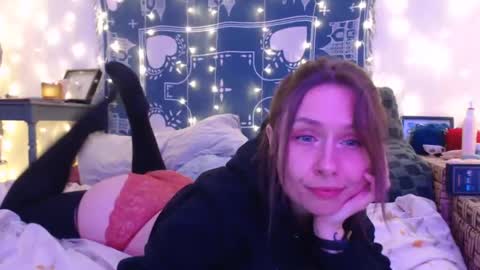 Eevie online show from December 28, 2024, 1:29 am