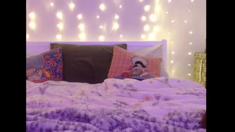 Eevie online show from January 24, 2025, 4:05 am