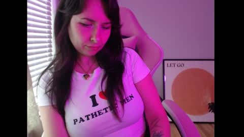 Eevie online show from September 8, 2025, 11:48 pm