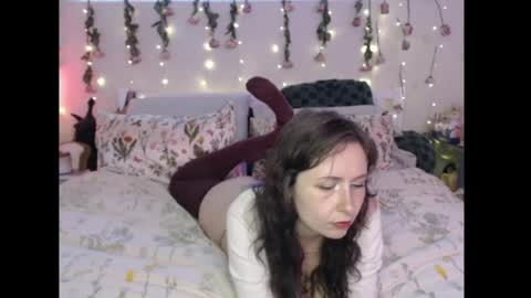 Snapshot of wingardiumleveveosa chatting on April 22, 2026, 8:54 pm Eevie online show from April 22, 2026, 8:54 pm