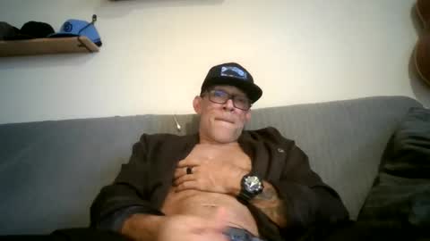 wingnutt765733 online show from December 1, 2025, 4:01 pm