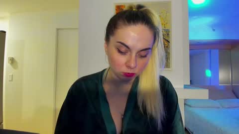 Snapshot of winter_miracle chatting on January 20, 2025, 1:28 am Winter Miracle online show from January 20, 2025, 1:28 am