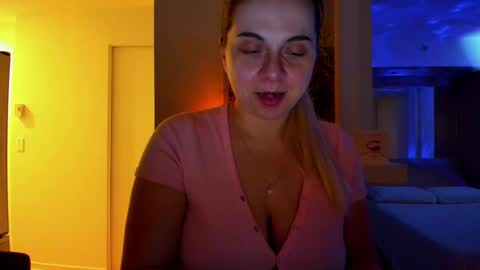 Snapshot of winter_miracle chatting on January 30, 2025, 8:11 am Winter Miracle online show from January 30, 2025, 8:11 am