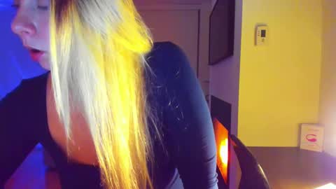 Snapshot of winter_miracle chatting on February 4, 2025, 9:28 am Winter Miracle online show from February 4, 2025, 9:28 am