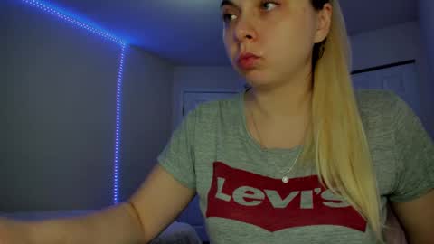 Snapshot of winter_miracle chatting on February 27, 2025, 9:43 am Winter Miracle online show from February 27, 2025, 9:43 am