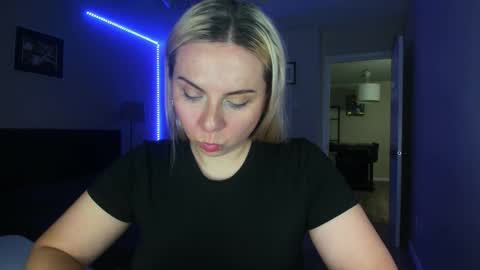 Snapshot of winter_miracle chatting on September 15, 2025, 2:55 am Winter Miracle online show from September 15, 2025, 2:55 am