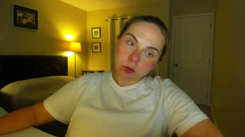 Snapshot of winter_miracle chatting on October 8, 2025, 5:16 am Winter Miracle online show from October 8, 2025, 5:16 am