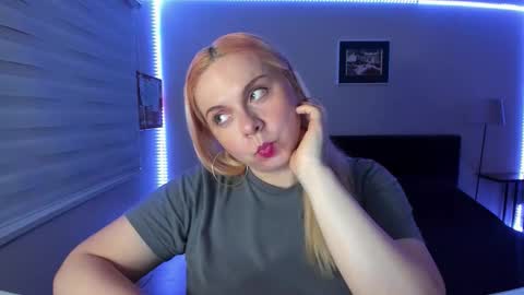 Snapshot of winter_miracle chatting on December 16, 2025, 3:39 pm Winter Miracle online show from December 16, 2025, 3:39 pm