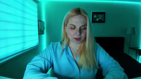 Snapshot of winter_miracle chatting on December 17, 2025, 7:09 pm Winter Miracle online show from December 17, 2025, 7:09 pm