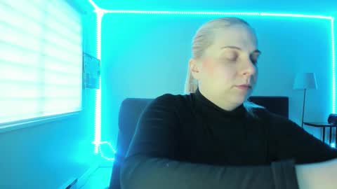 Snapshot of winter_miracle chatting on January 9, 2026, 7:59 pm Winter Miracle online show from January 9, 2026, 7:59 pm