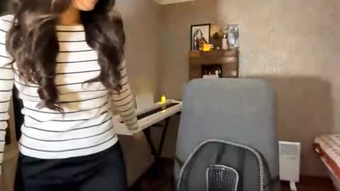 Amina online show from October 29, 2025, 2:19 pm