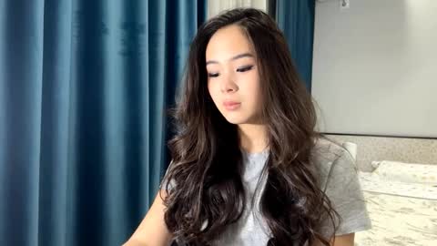 Amina online show from November 10, 2025, 2:49 pm