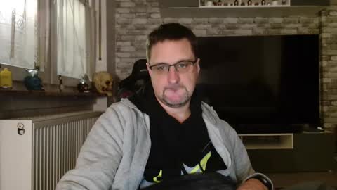 Dirty online show from November 13, 2025, 8:41 pm