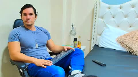 Snapshot of wiston_cox chatting on January 15, 2026, 12:43 pm Wiston online show from January 15, 2026, 12:43 pm