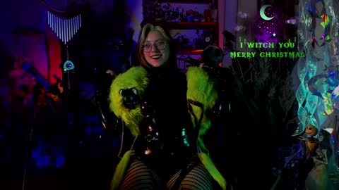 Snapshot of witch_fiona chatting on December 21, 2024, 8:00 pm Goddess of two strapons  - Mr. long Don Mr. Pinky online show from December 21, 2024, 8:00 pm