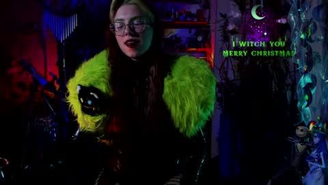 Snapshot of witch_fiona chatting on December 23, 2024, 8:14 pm Goddess of two strapons  - Mr. long Don Mr. Pinky online show from December 23, 2024, 8:14 pm