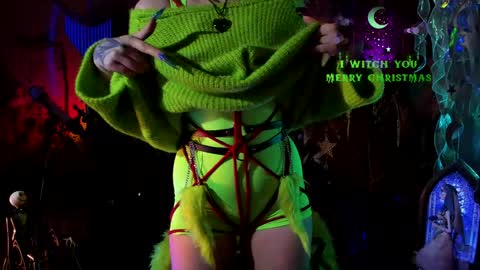 Snapshot of witch_fiona chatting on December 24, 2024, 7:44 pm Goddess of two strapons  - Mr. long Don Mr. Pinky online show from December 24, 2024, 7:44 pm