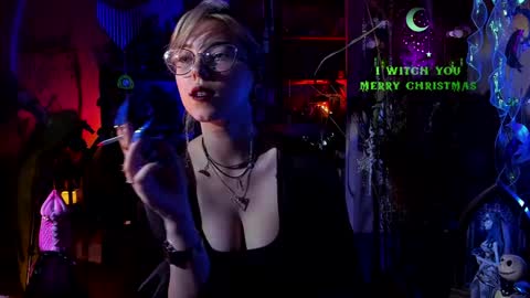 Snapshot of witch_fiona chatting on December 29, 2024, 7:32 pm Goddess of two strapons  - Mr. long Don Mr. Pinky online show from December 29, 2024, 7:32 pm