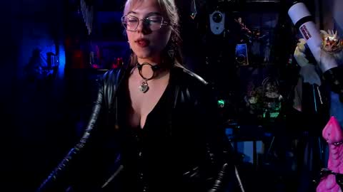 Snapshot of witch_fiona chatting on February 18, 2025, 7:09 pm Goddess of two strapons  - Mr. long Don Mr. Pinky online show from February 18, 2025, 7:09 pm