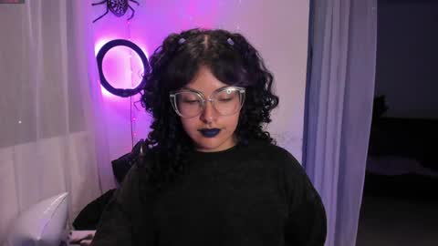     Luna Violeta  A r t i s t  online show from December 30, 2024, 12:32 am