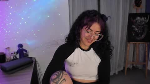     Luna Violeta  A r t i s t  online show from February 25, 2025, 12:14 am