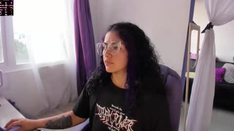     Luna Violeta  A r t i s t  online show from September 29, 2025, 9:19 pm