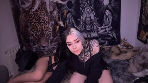 Snapshot of witchshadows chatting on January 16, 2025, 6:59 pm witchshadows online show from January 16, 2025, 6:59 pm