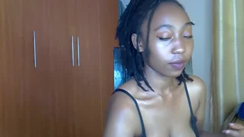 girlie o online show from February 10, 2025, 3:35 am