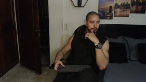 Snapshot of wncmodels chatting on January 7, 2025, 1:38 am Magnus Dark independent model online show from January 7, 2025, 1:38 am