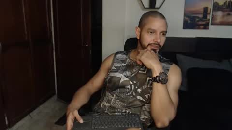 Snapshot of wncmodels chatting on January 8, 2025, 3:19 am Magnus Dark independent model online show from January 8, 2025, 3:19 am