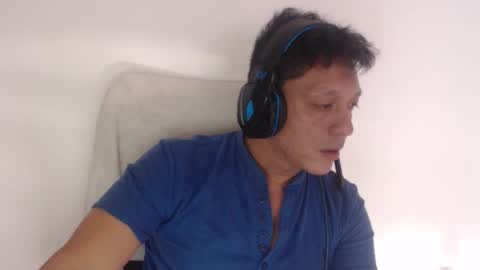 Wolf online show from October 13, 2025, 8:53 pm