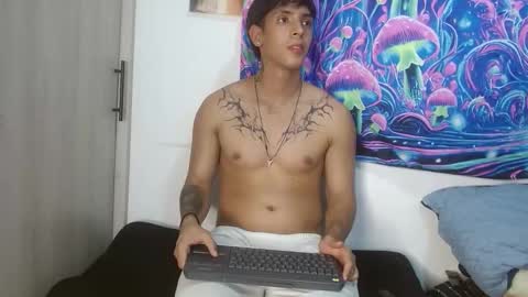 Snapshot of wolf_light chatting on December 20, 2025, 11:12 pm wolf_light online show from December 20, 2025, 11:12 pm