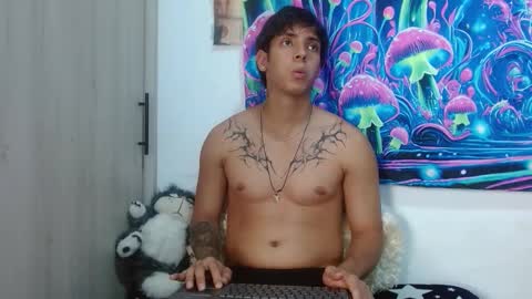 Snapshot of wolf_light chatting on January 11, 2026, 12:37 am wolf_light online show from January 11, 2026, 12:37 am