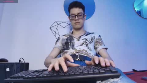  W O L F  online show from September 12, 2025, 11:32 am