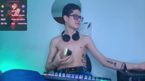  W O L F  online show from March 5, 2026, 12:12 pm